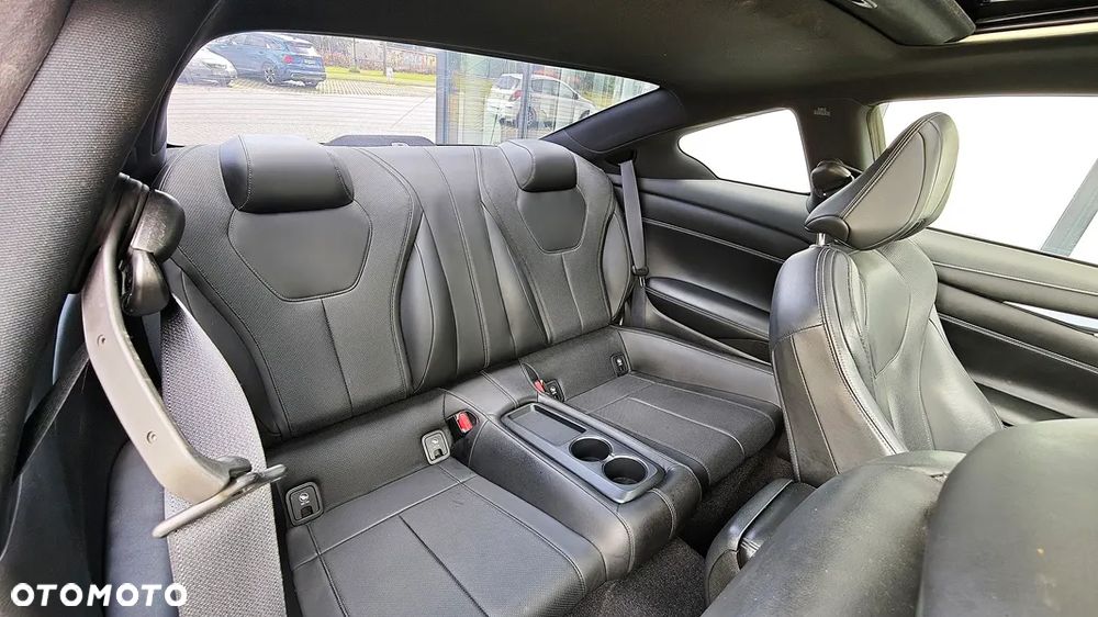 Infiniti Q60 - 33