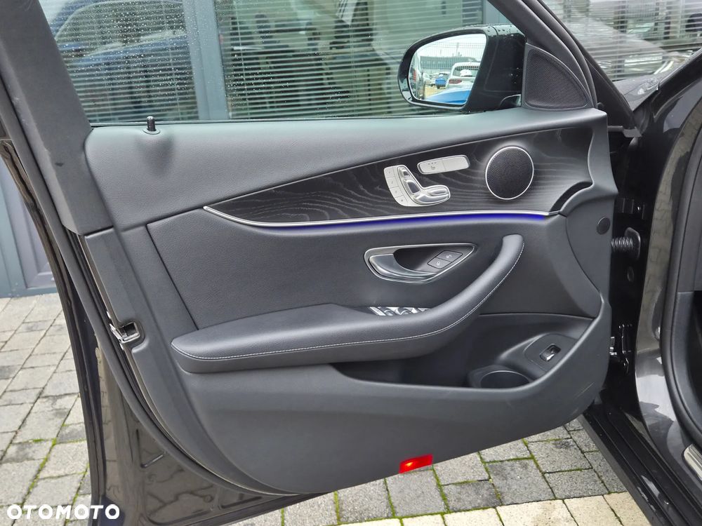 Mercedes-Benz Klasa E 300 de 4-Matic AMG/Avantgarde - 16
