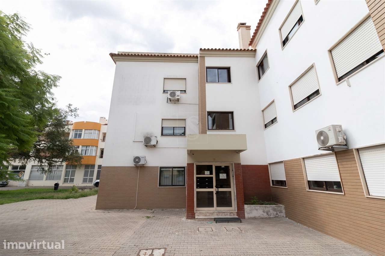 Apartamento T3 Arrendamento em Santo António da Charneca,Barreiro - Grande imagem: 4/17