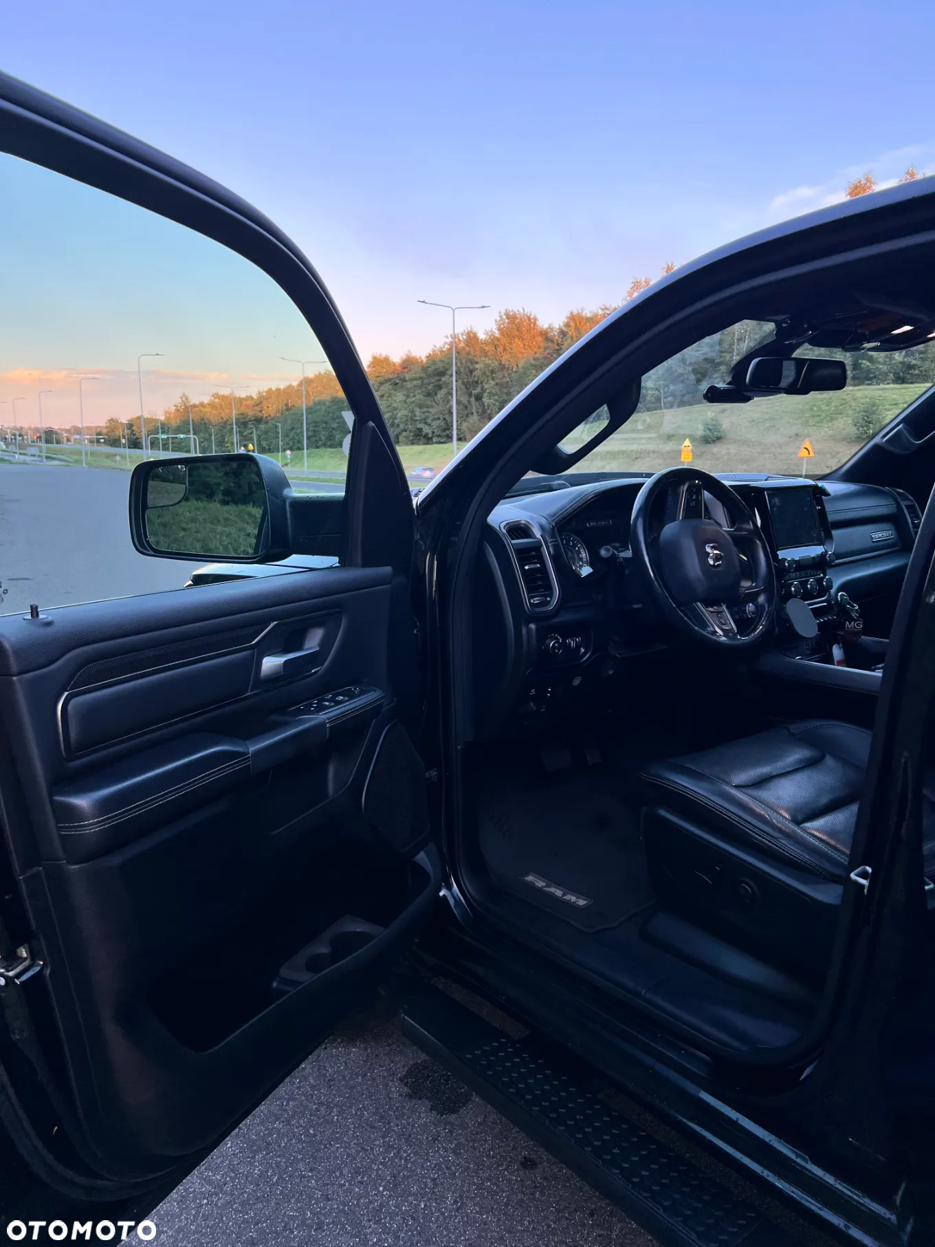 Dodge RAM 1500 5.7 4x4 - 17