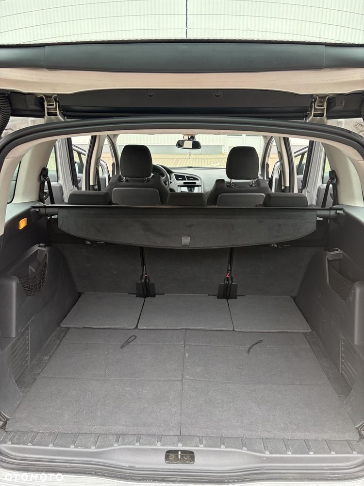 Peugeot 5008 - 9