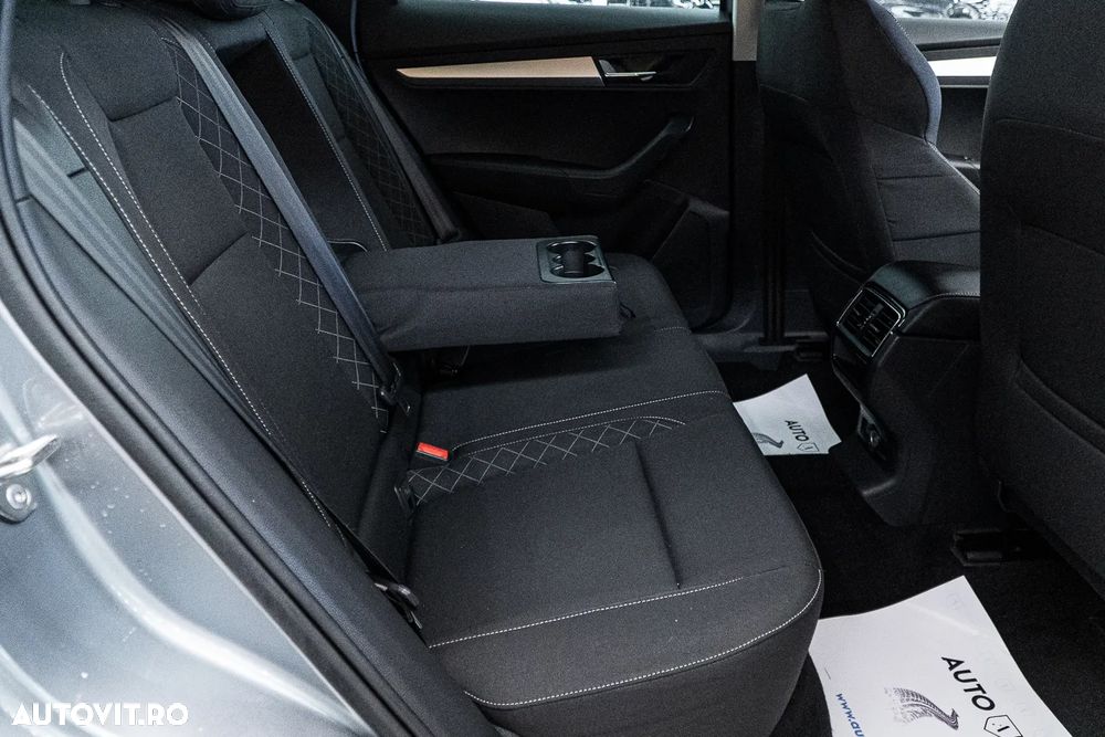 Skoda Karoq 1.0 TSI DSG Style - 9