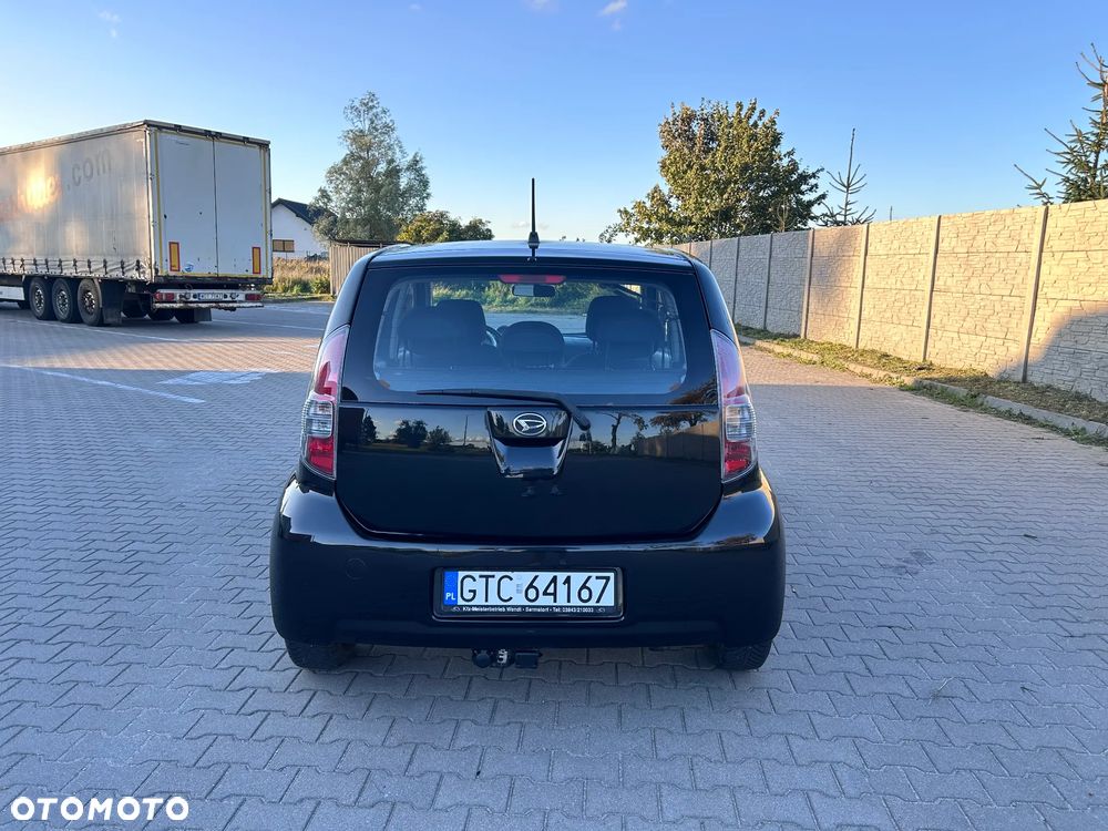 Daihatsu Sirion - 8