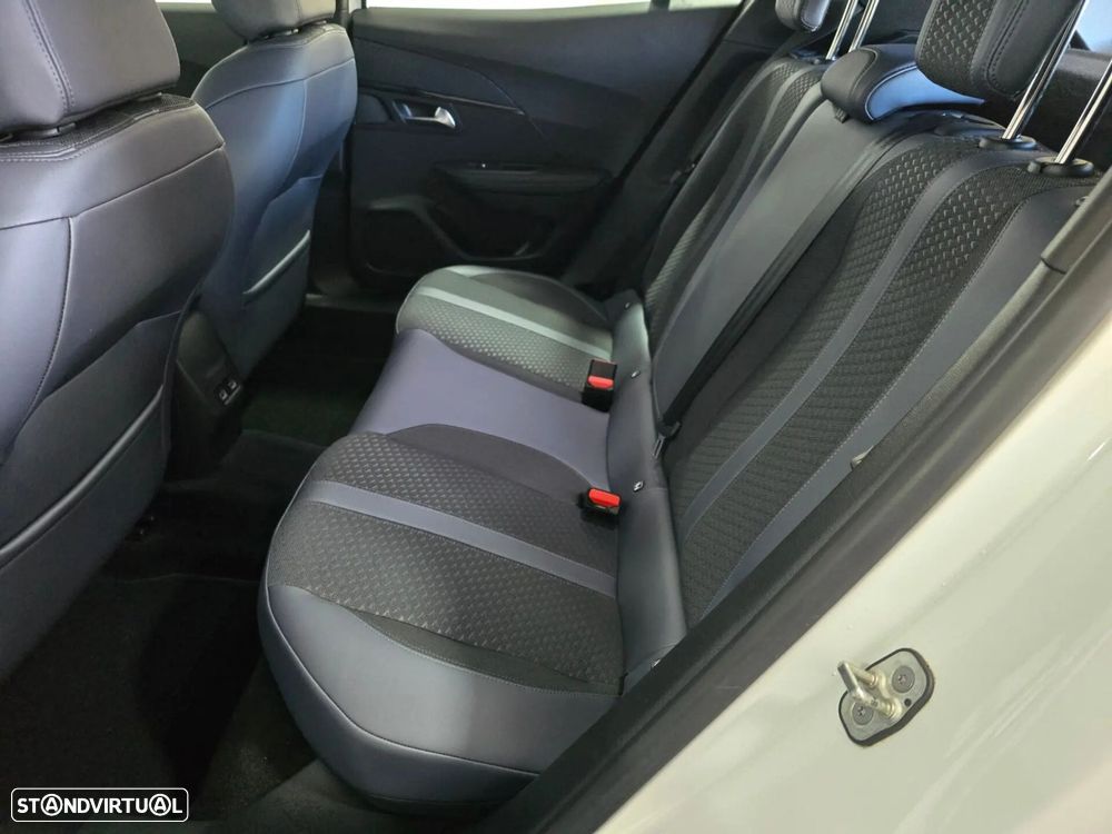 Peugeot 2008 1.2 PureTech Allure - 20