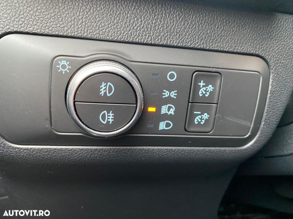 Ford Kuga 2.0 EcoBlue A8 AWD Titanium - 37