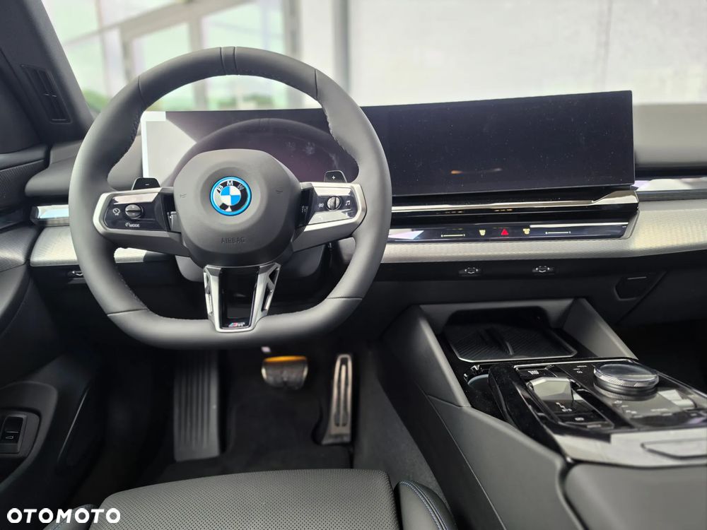 BMW Seria 5 530e xDrive PHEV - 22
