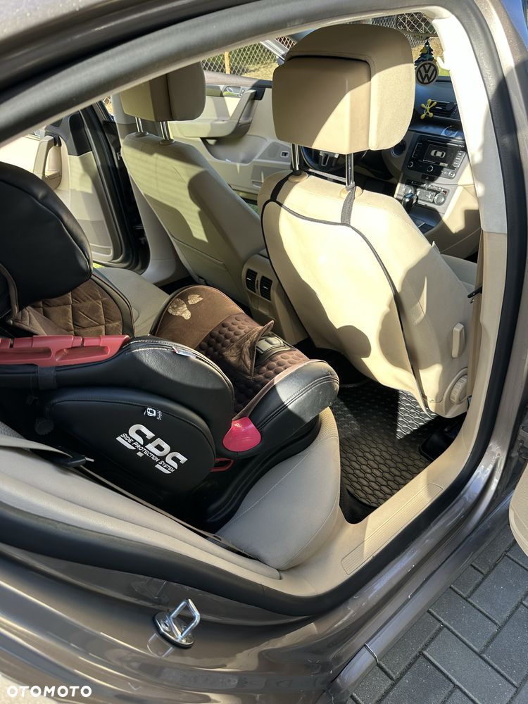 Volkswagen Passat - 9