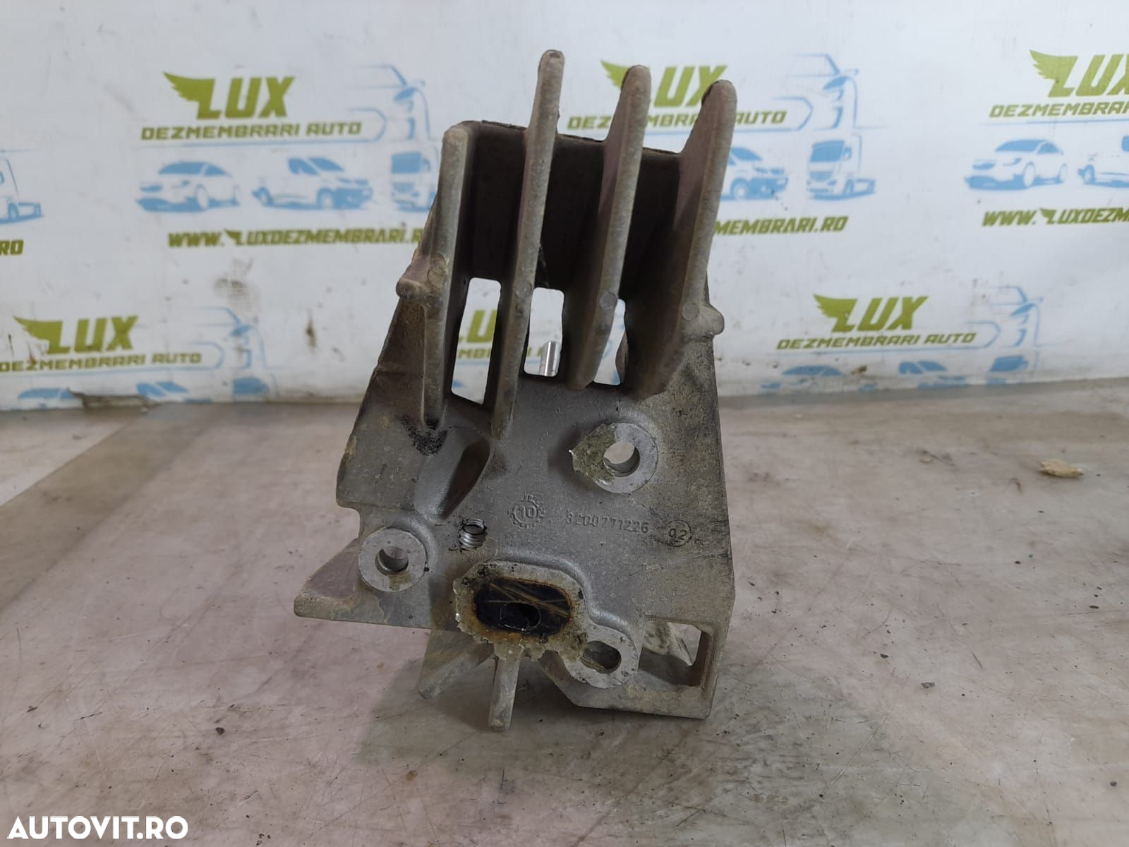 Injector pornire la rece 8200771225  1.5 dci K9K837 Renault Megane 3 - 3