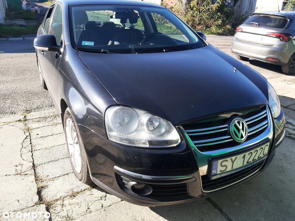 Volkswagen Jetta 1.6 TDI DPF Trendline - 13