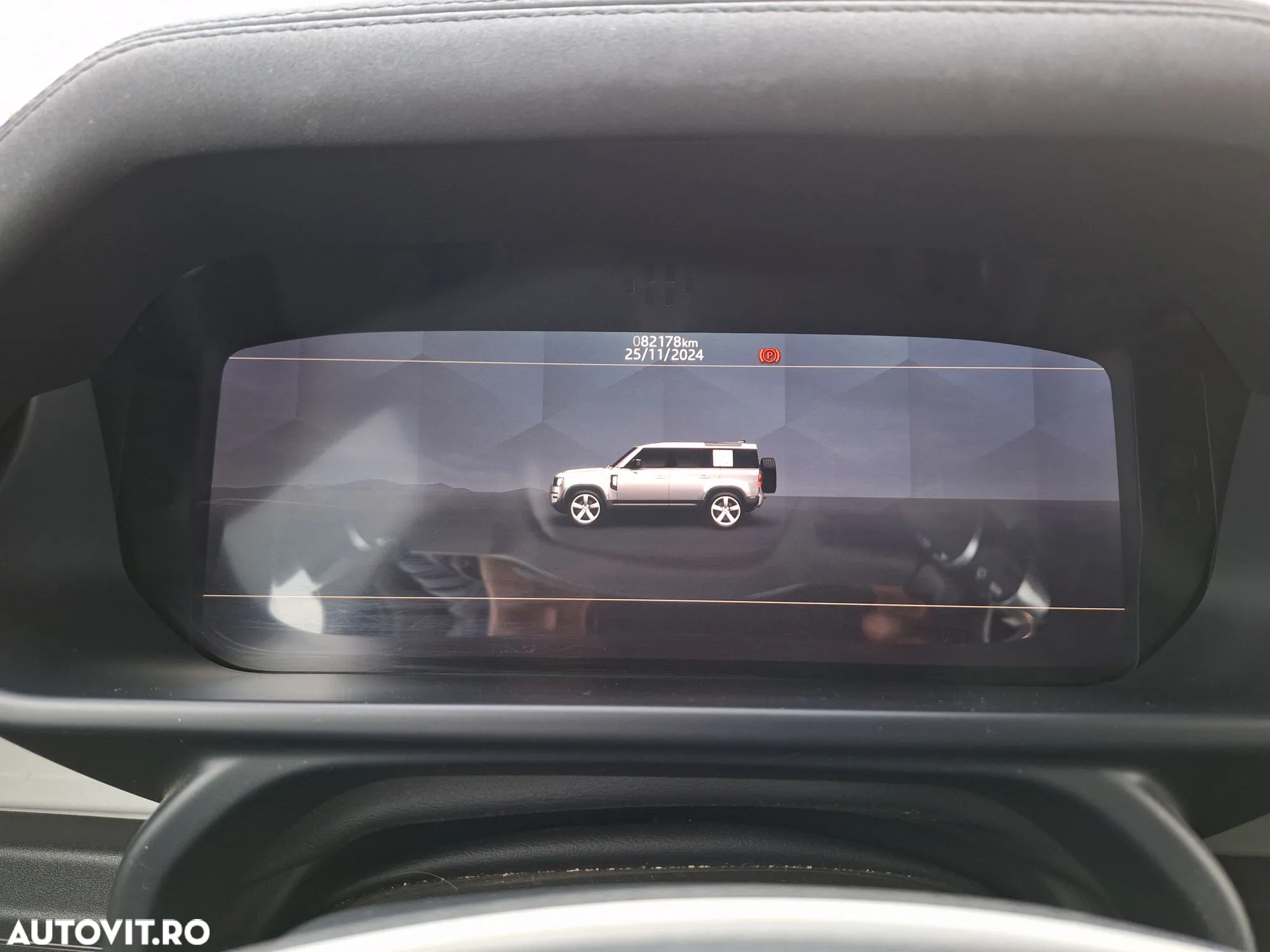 Land Rover Defender 110 2.0L D240 SE - 12