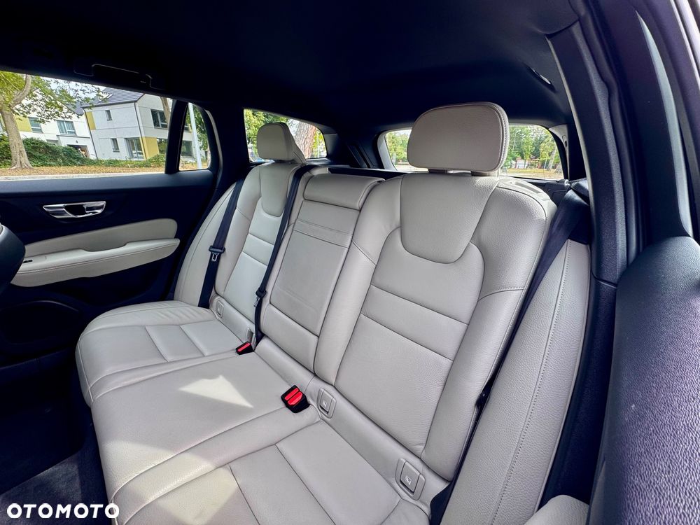 Volvo V60 D3 Momentum Pro - 10