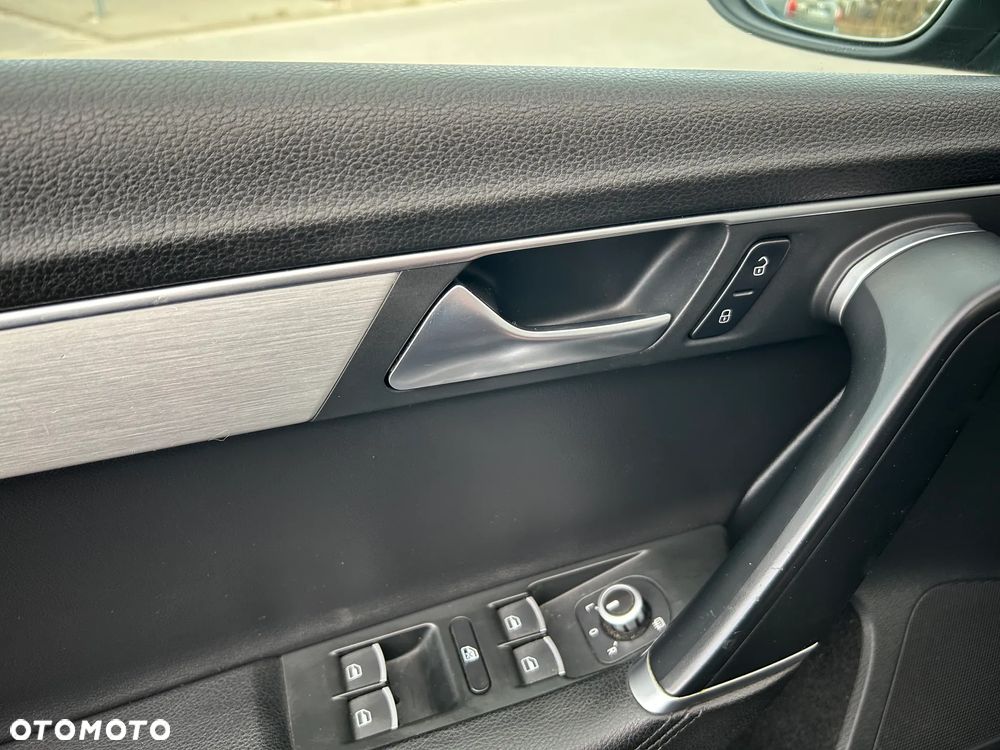 Volkswagen Passat 2.0 TDI Highline DSG - 23