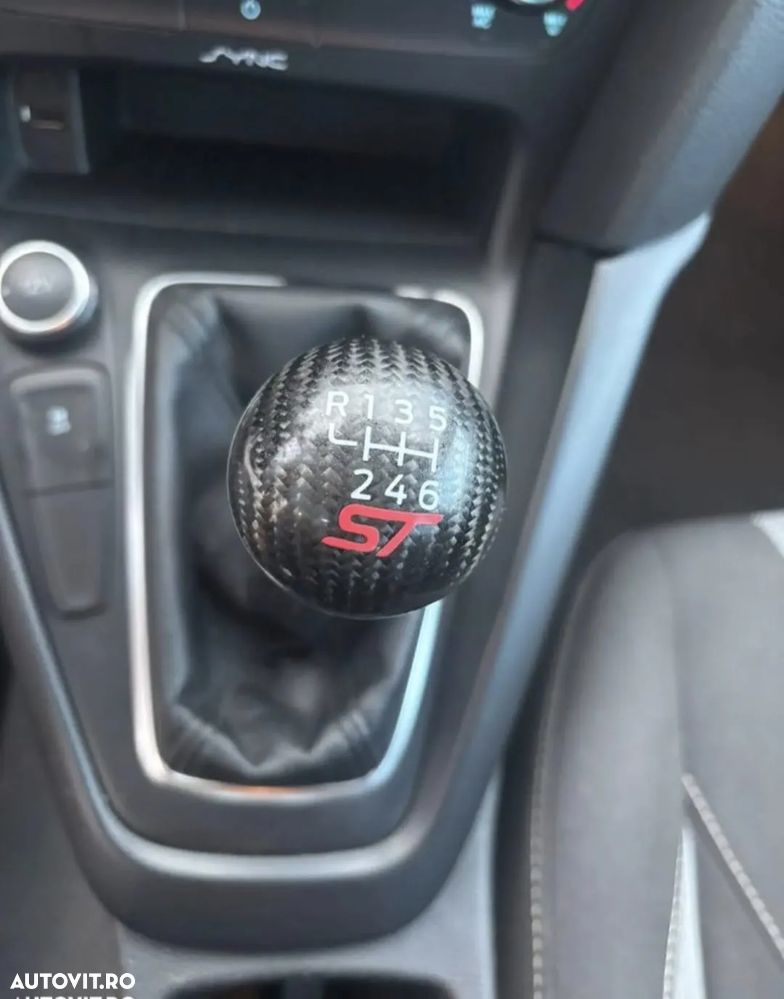 Ford Focus 2.0 Ecoboost ST - 12