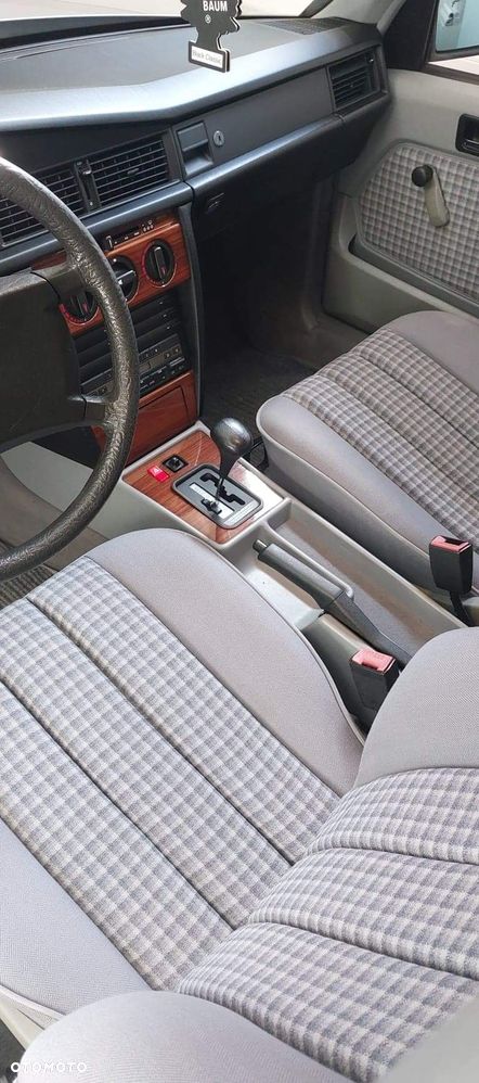 Mercedes-Benz W201 (190) - 23