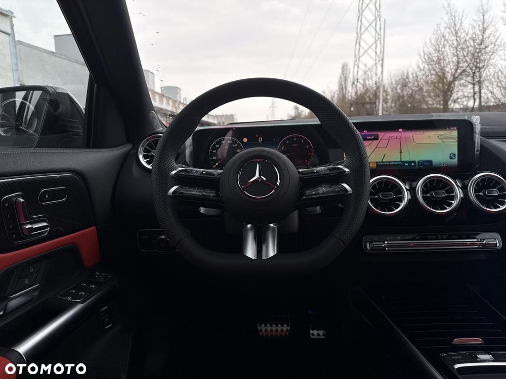 Mercedes-Benz GLA - 13