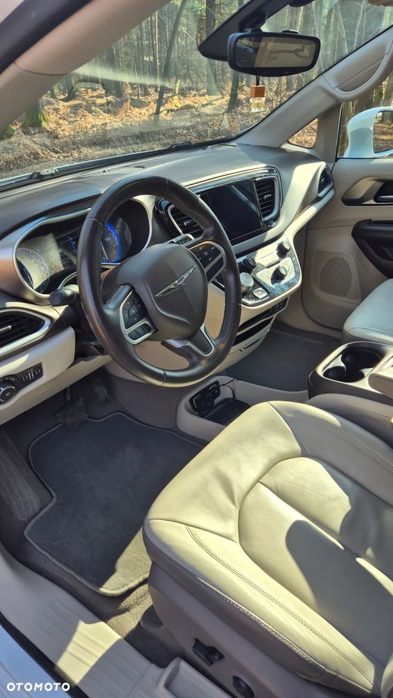 Chrysler Pacifica - 9