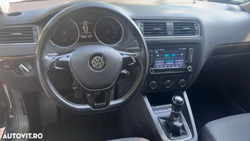 Volkswagen Jetta - 10