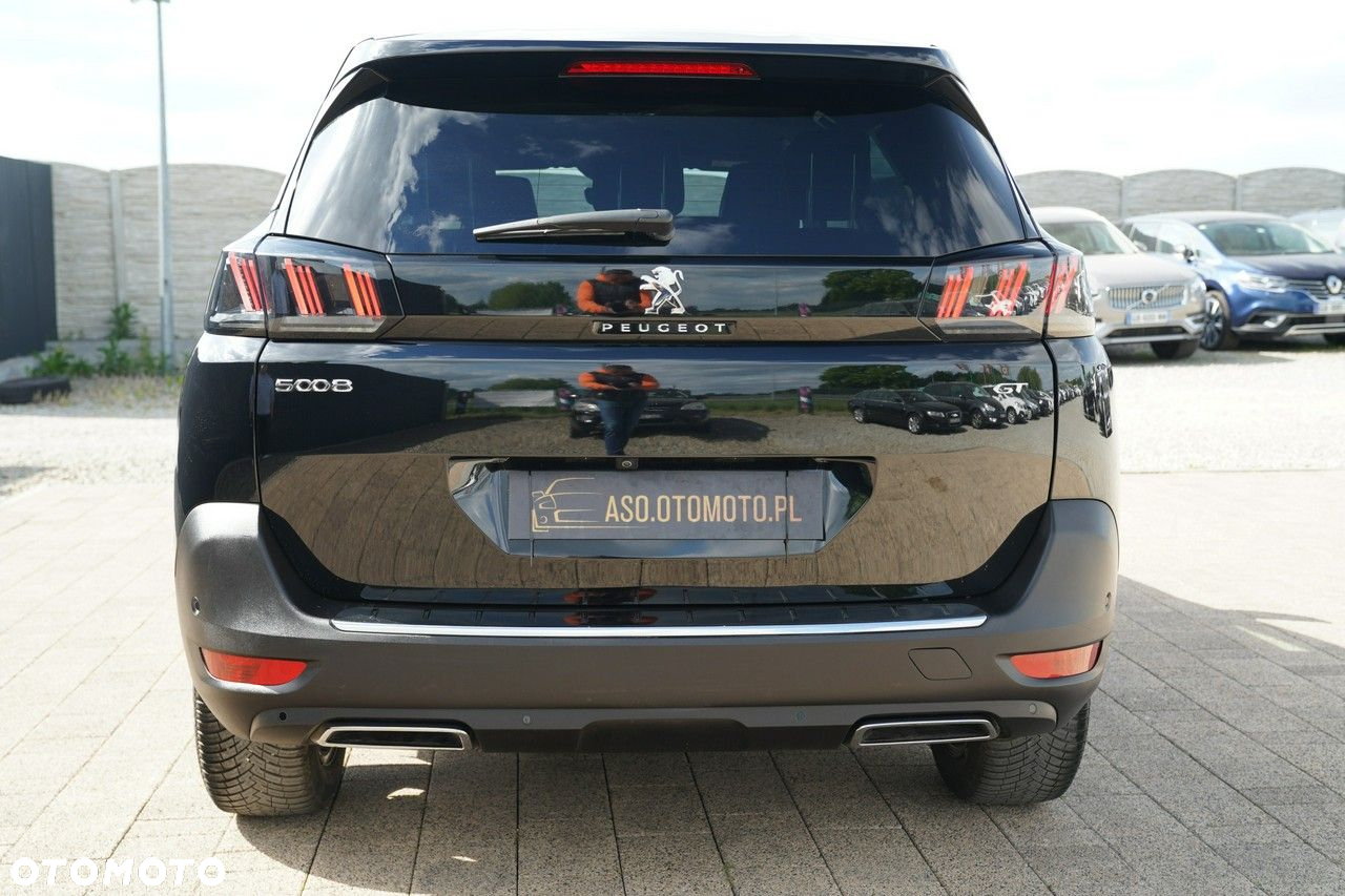 Peugeot 5008 - 8
