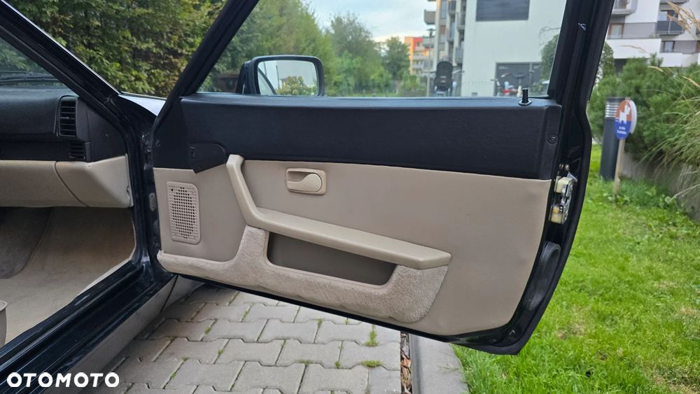 Porsche 944 - 28