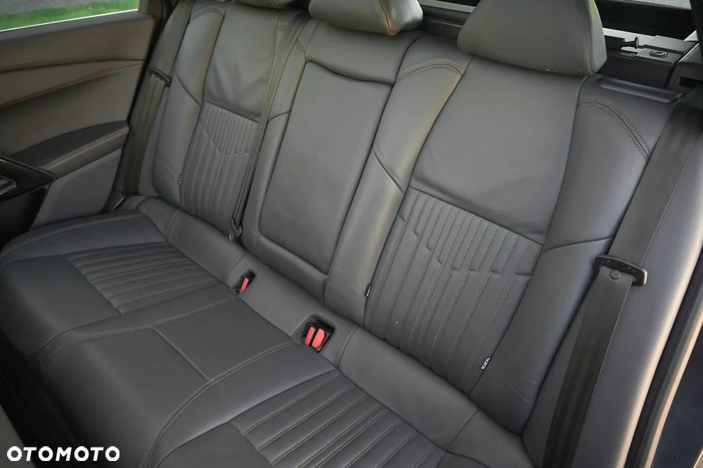 Peugeot 508 RXH Hybrid4 - 21