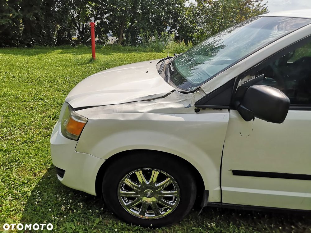 Dodge Caravan - 10