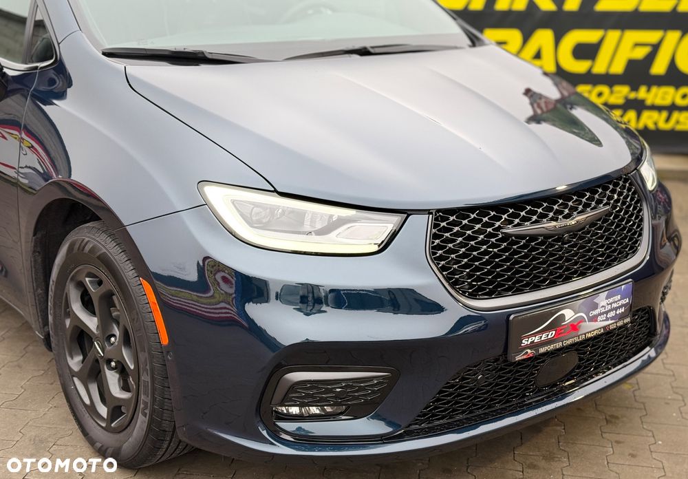 Chrysler Pacifica - 2