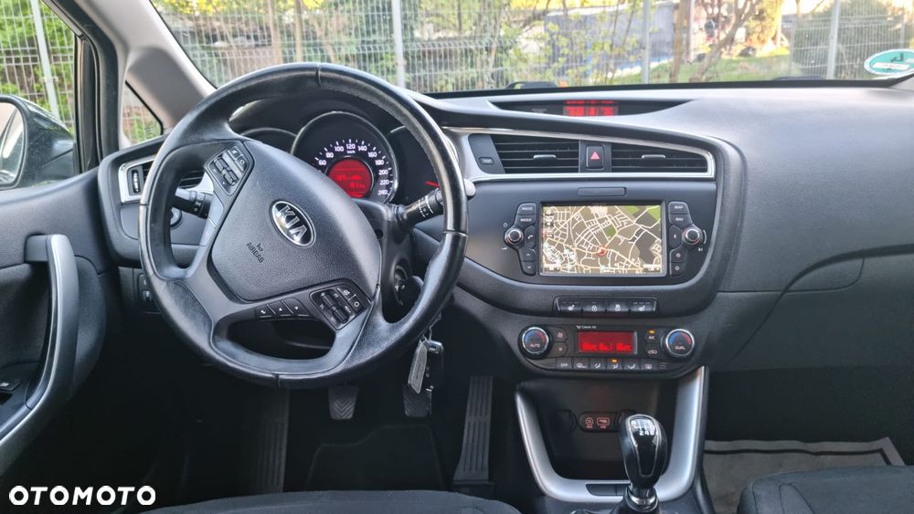 Kia Ceed 1.6 CRDi 136 ISG Spirit - 11