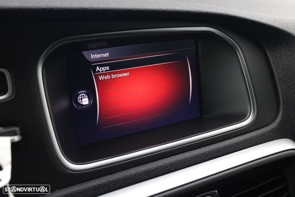 Volvo V40 Cross Country 2.0 D3 Momentum - 17