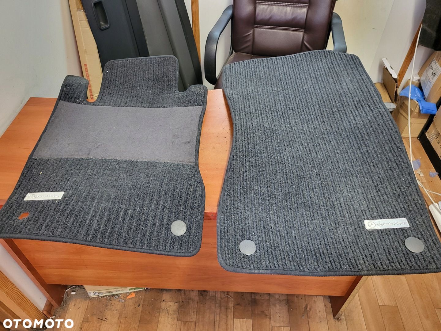 DYWANIKI WELUROWE PRZÓD MERCEDES E KLASA W211 ORYGINAŁ - 1