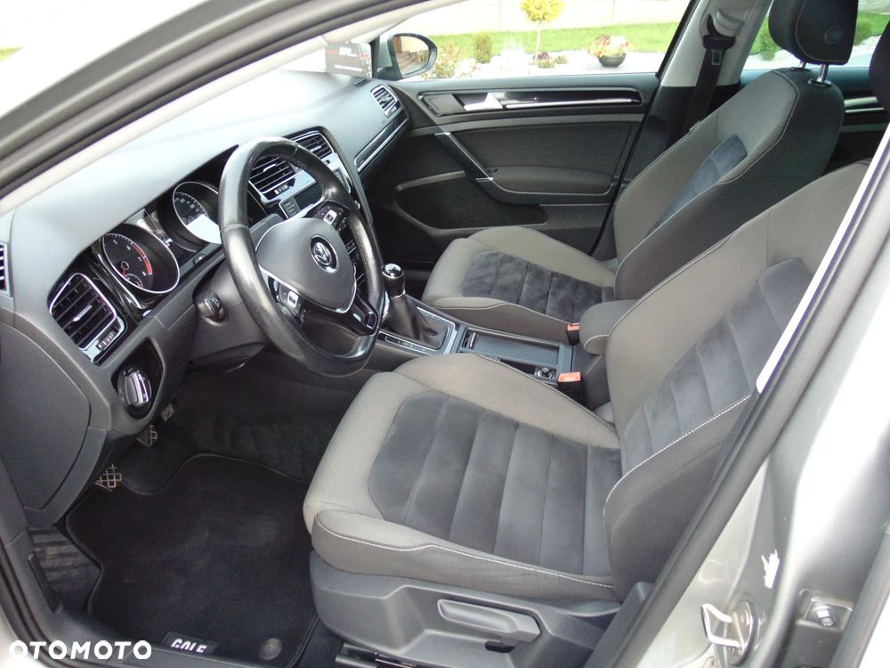 Volkswagen Golf - 9