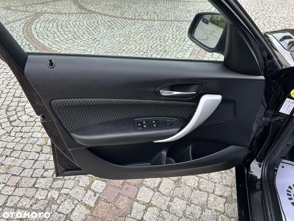 BMW Seria 1 116i - 30