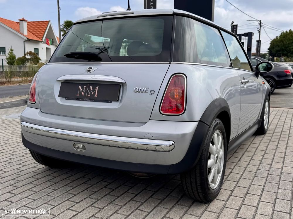 MINI 3 Portas One D - 7