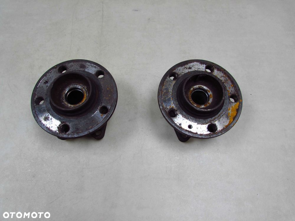 VOLVO S60 V70 XC70 AWD 00- PIASTA LOZYSKO KOLA TYL - 1