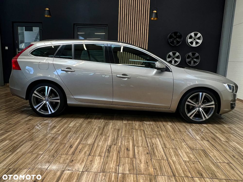 Volvo V60 D4 Geartronic Summum - 6