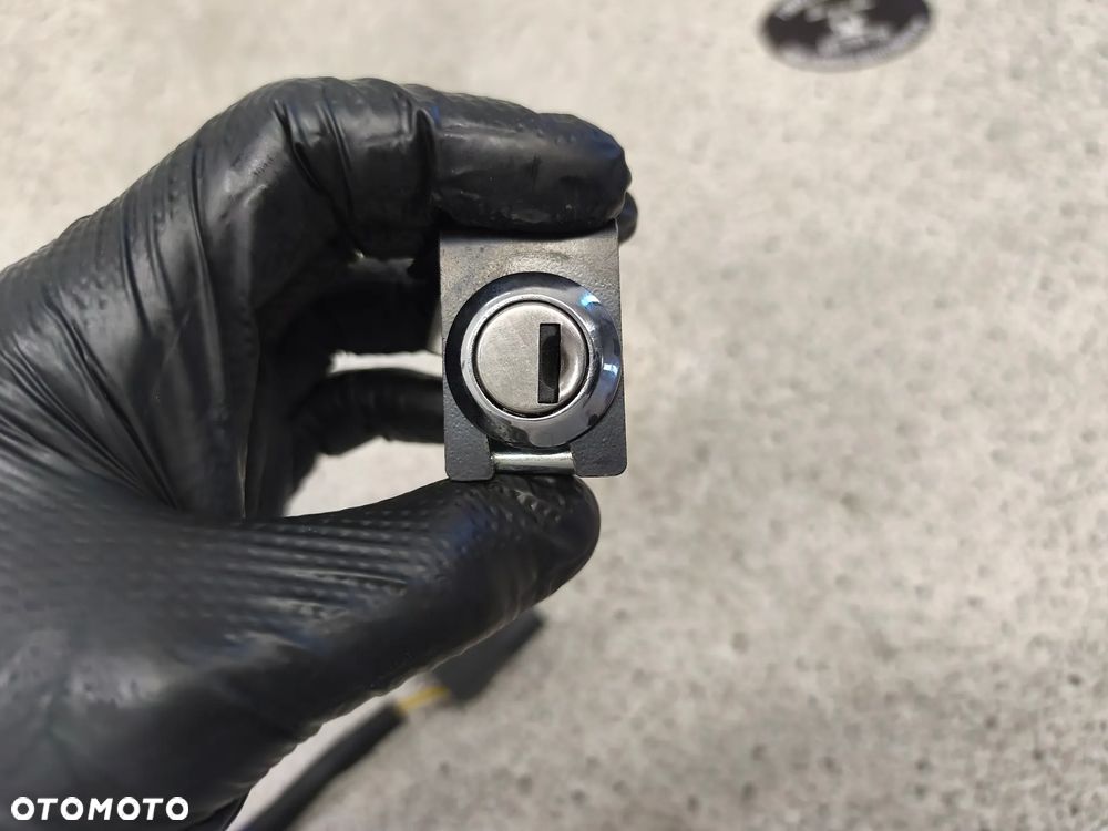 Stacyjka, zamek, korek wlewu paliwa Triumph Trident 660 2022 - 8