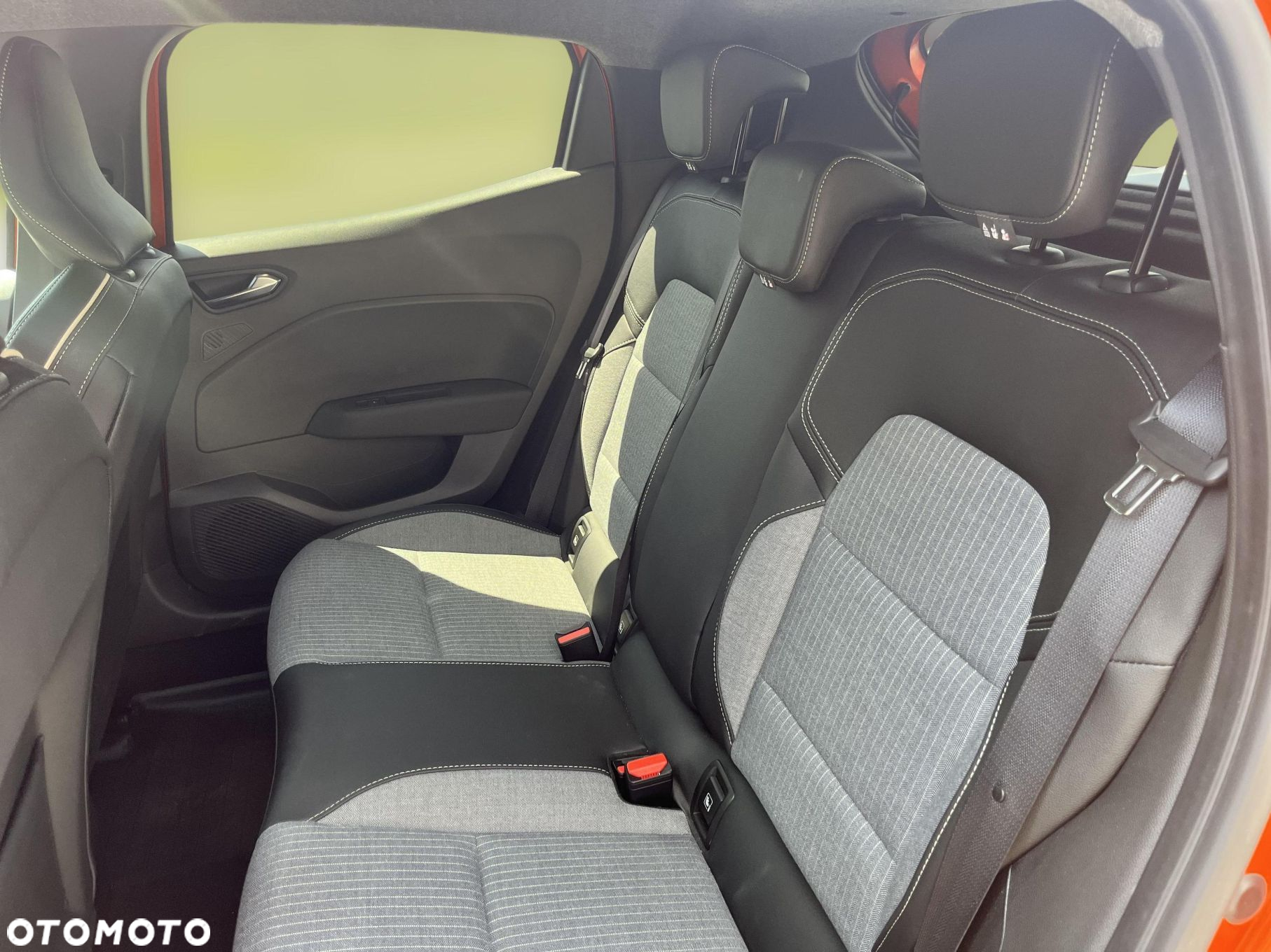 Renault Clio 1.0 TCe Techno - 16
