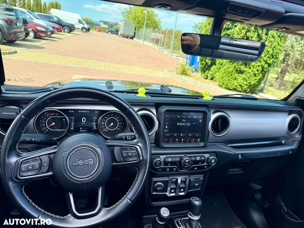 Jeep Wrangler - 32