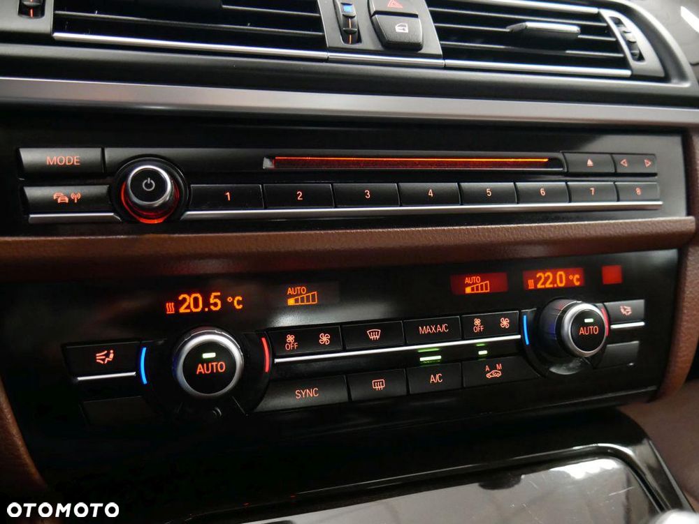 BMW Seria 5 520d Luxury Line - 9