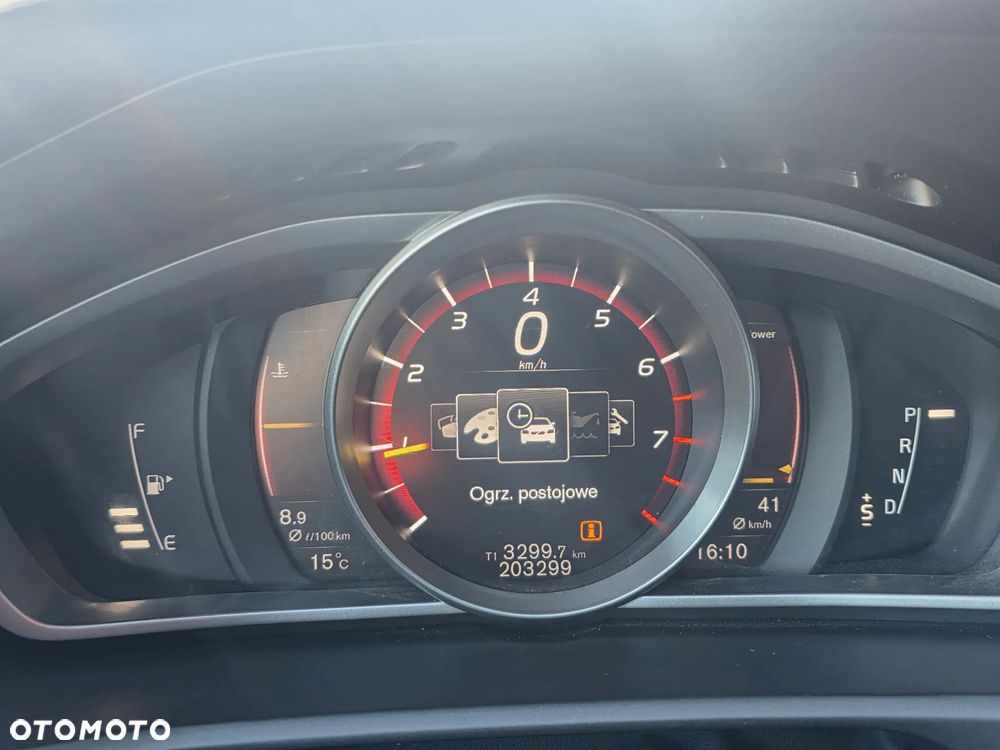 Volvo V40 - 24