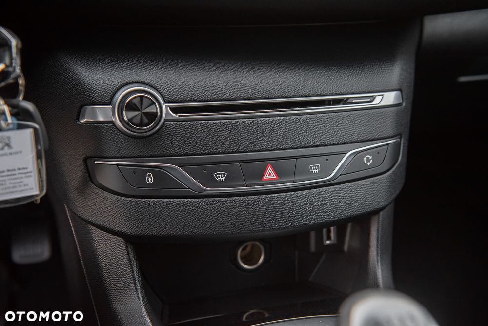 Peugeot 308 BlueHDi 130 Stop & Start Allure Pack - 23