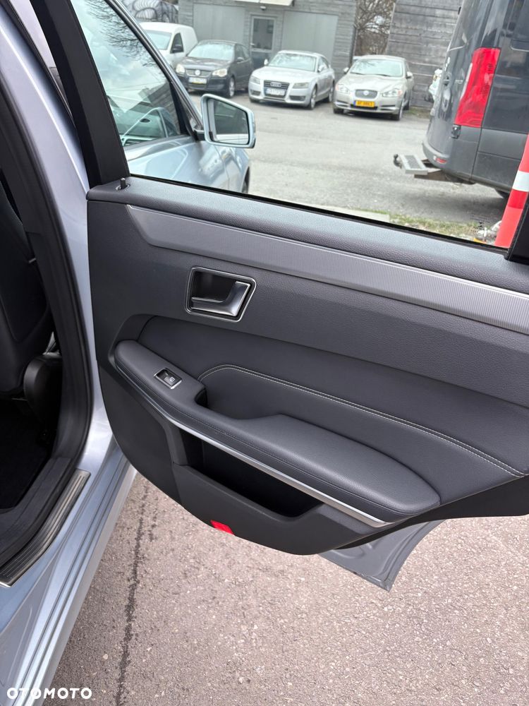 Mercedes-Benz Klasa E 220 BlueTEC 7G-TRONIC Avantgarde - 19