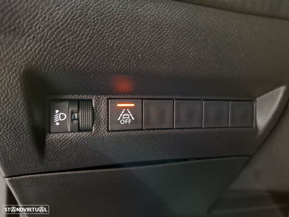 Peugeot 2008 1.2 PureTech Allure Pack - 25