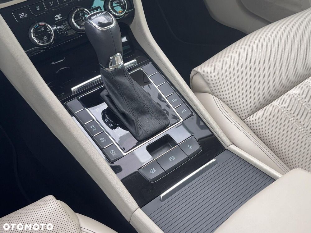 Skoda Superb 2.0 TDI SCR L&K DSG - 35