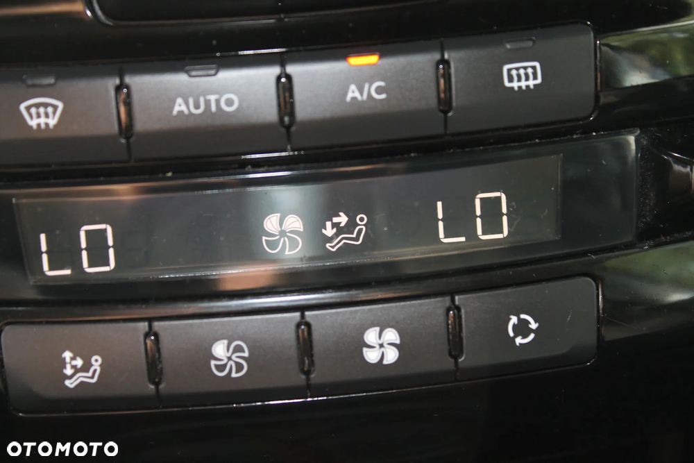 Peugeot 208 Blue-HDi 100 Stop&Start Style - 19