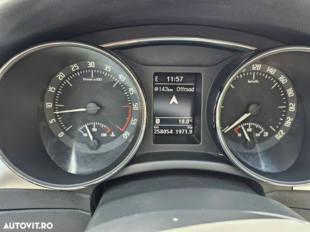 Skoda Superb 1.6 TDI GreenLine - 9