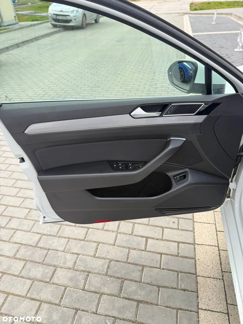 Volkswagen Passat - 11