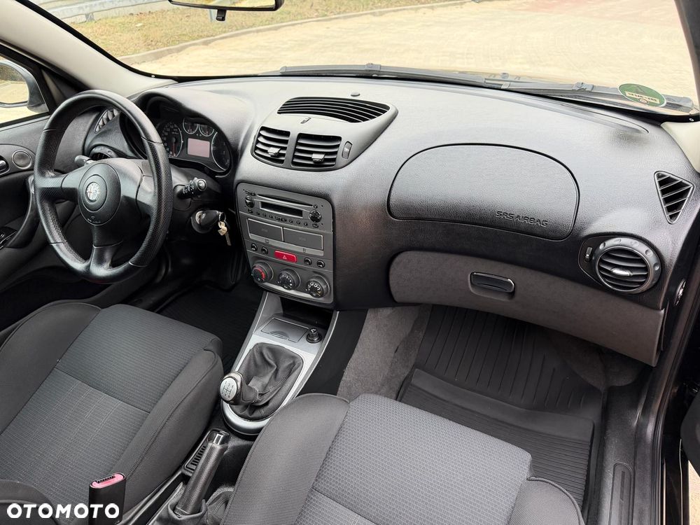 Alfa Romeo 147 1.6 Twin Spark 16V - 11
