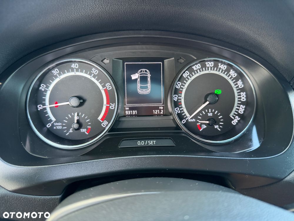Skoda RAPID 1.0 TSI DSG Monte Carlo - 26