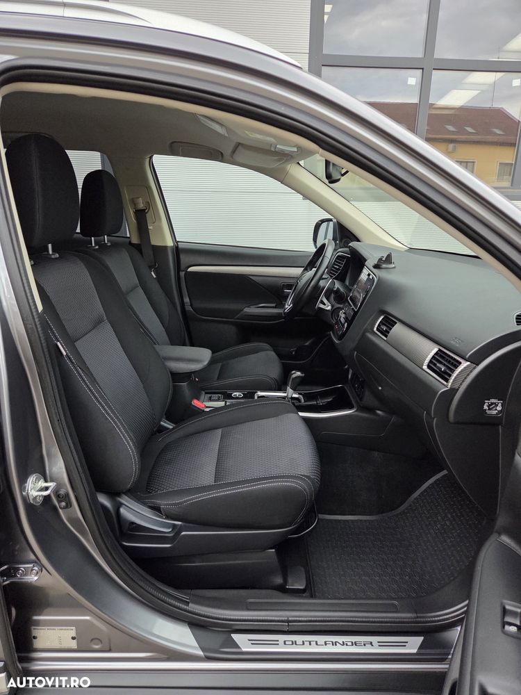 Mitsubishi Outlander 2.2 DI-D 4WD Automatik Edition 100+ - 10