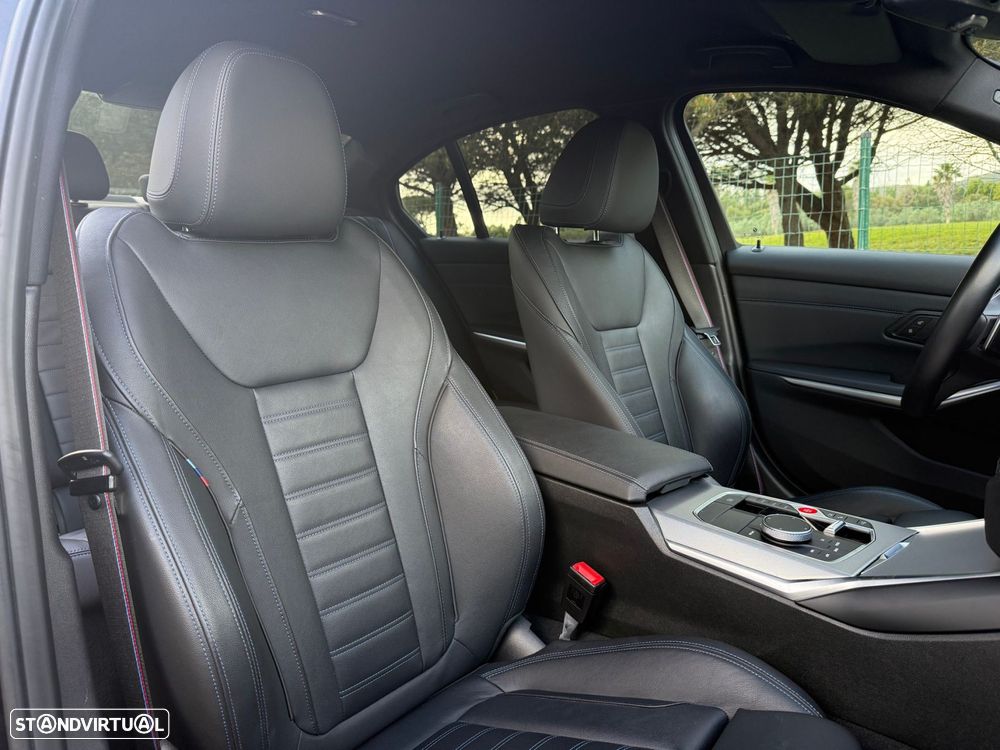 BMW 330 e Pack Desportivo M Pro Auto - 33